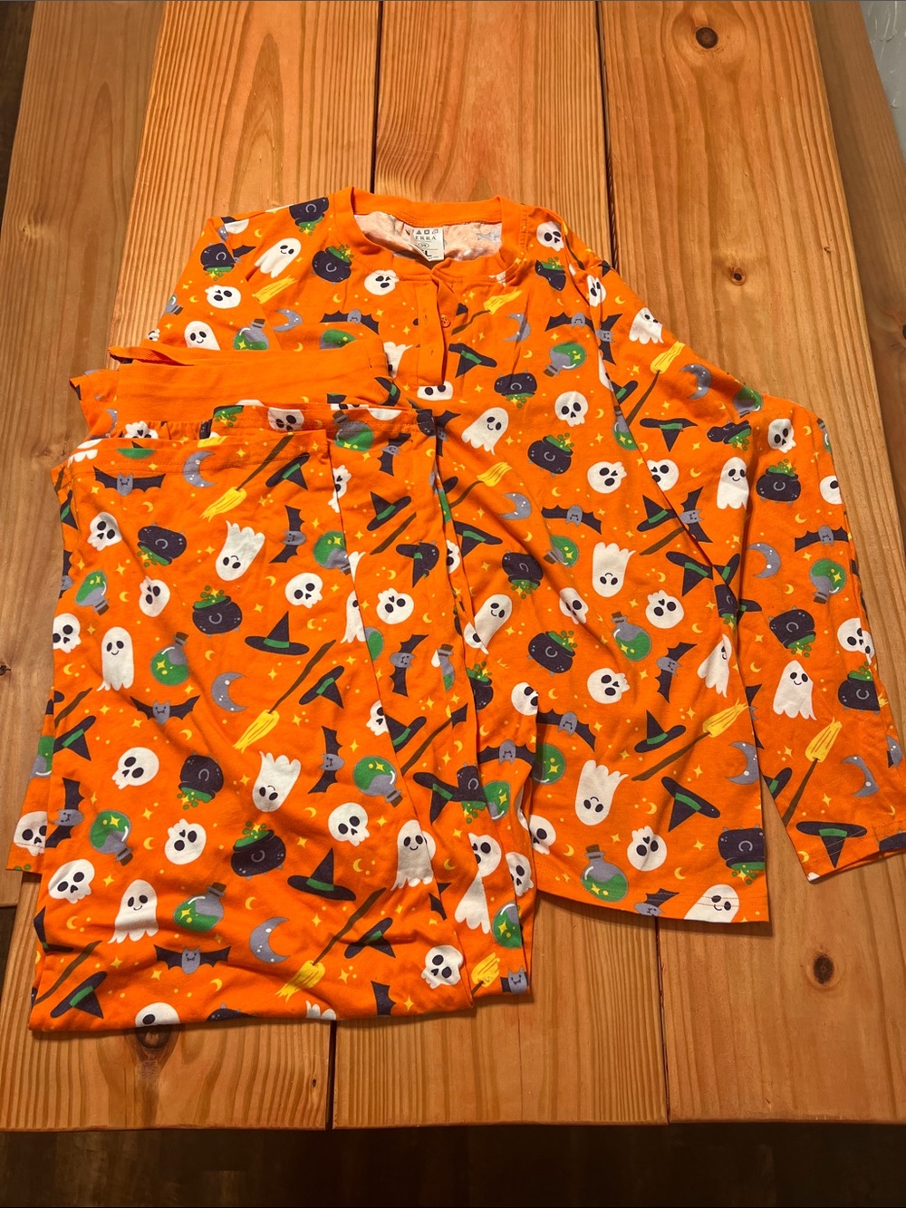 Serra Orange Halloween Men's Pajama Set with Ghost & Witch Print